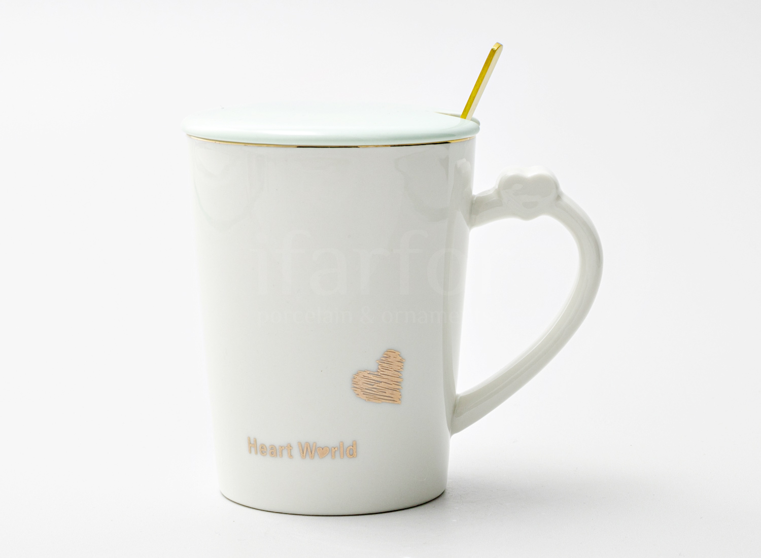 Кружка с крышкой и ложкой «Heard world» Форма: Royal Classics. Керамика. 430 мл.