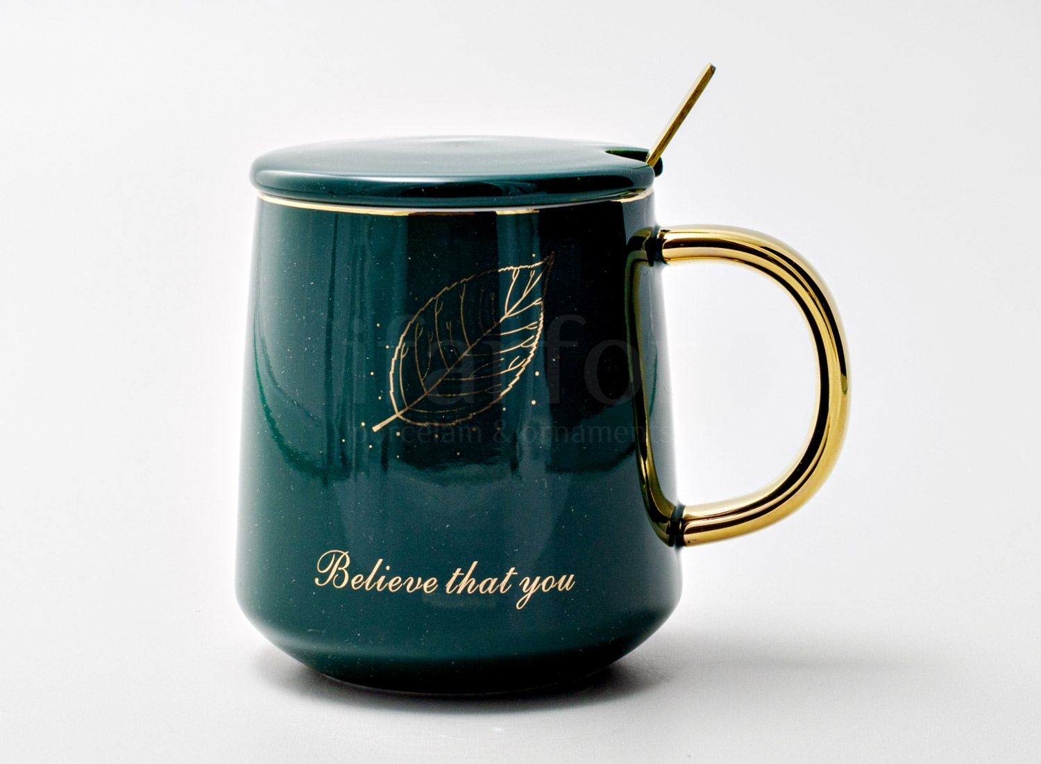 Кружка с крышкой и ложкой «BELIEVE THAT YOU» Форма: Royal Classics. Керамика. 450 мл.