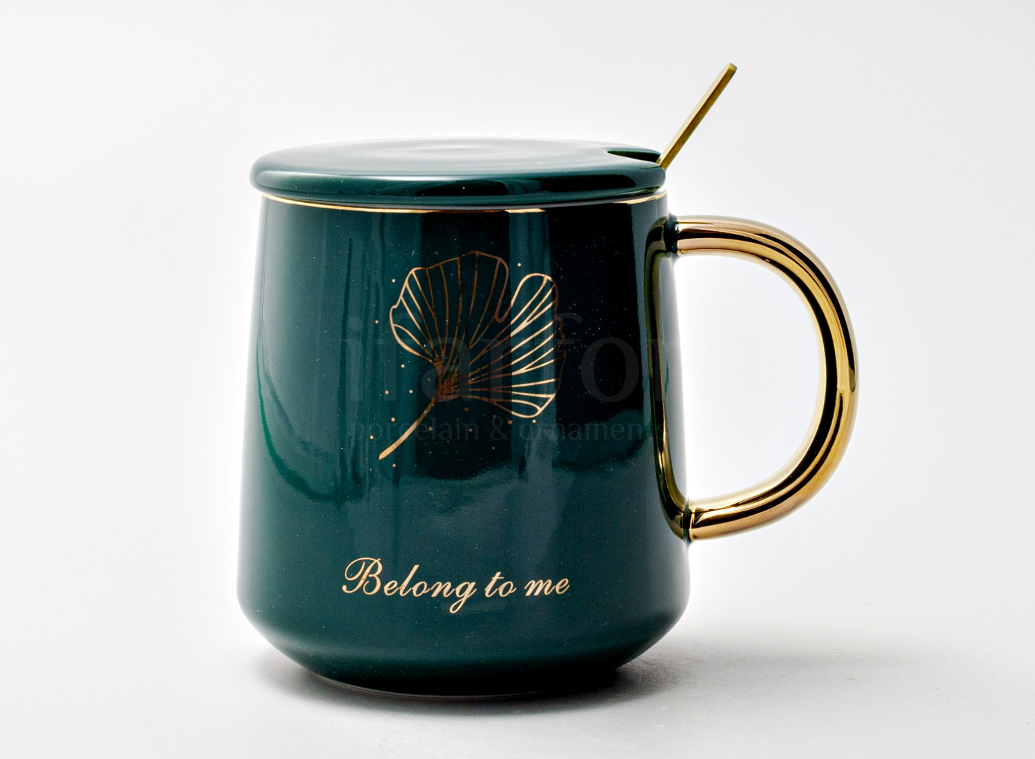 Кружка с крышкой и ложкой «Belong to me» Форма: Royal Classics. Керамика. 450 мл.