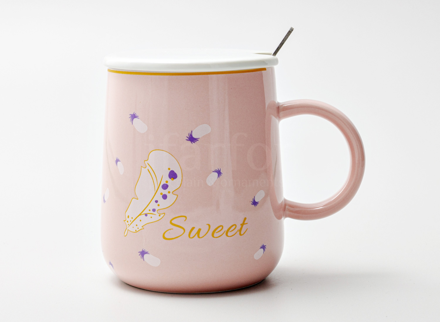 Кружка с крышкой и ложкой «Sweet» Форма: Royal Classics. Керамика. 530 мл.