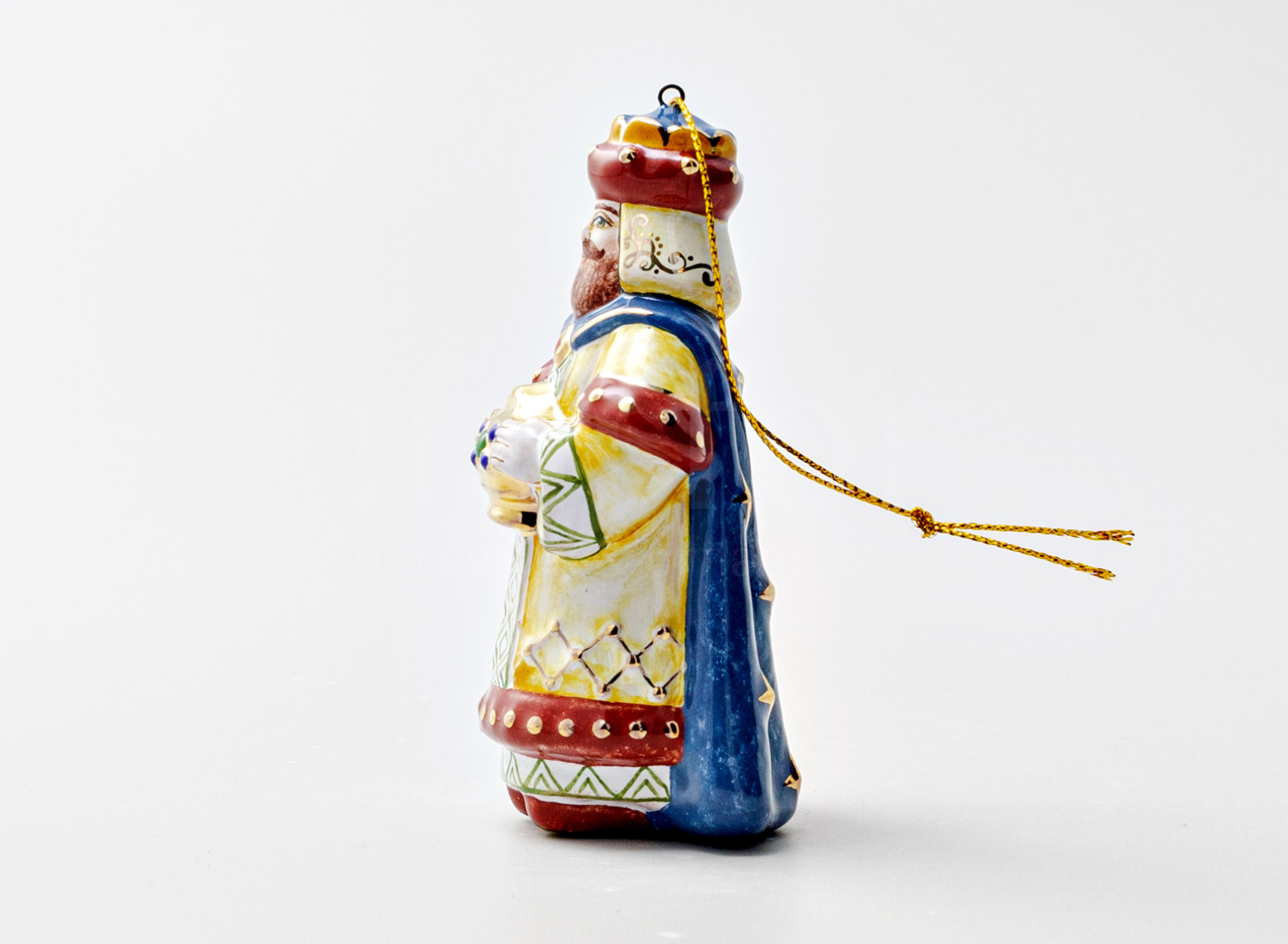Елочная игрушка «Волхв Мельхиор» Форма: Волхв Мельхиор. Майолика. 54 x 95 мм.