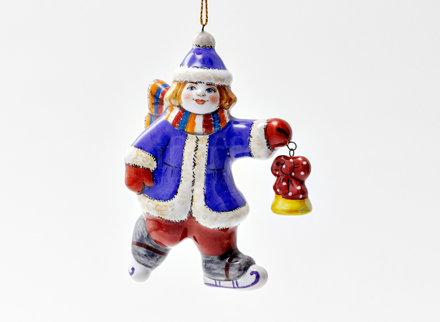 Елочная игрушка «Конькобежец» Форма: Конькобежец. Майолика. 35 x 65 x 102 мм.