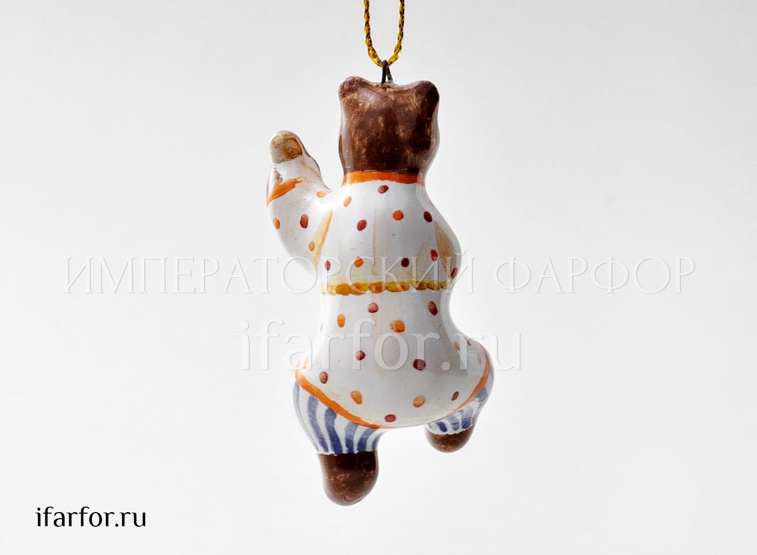 Елочная игрушка «Медведь с балалайкой» Форма: Медведь с балалайкой. Майолика. 30 x 53 x 65 мм.
