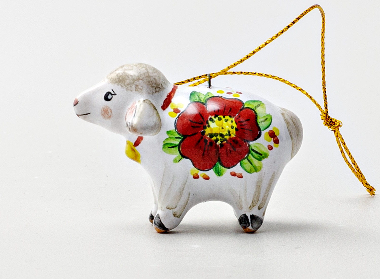 Елочная игрушка «Овечка» Форма: Овечка. Майолика. 52 x 40 мм.