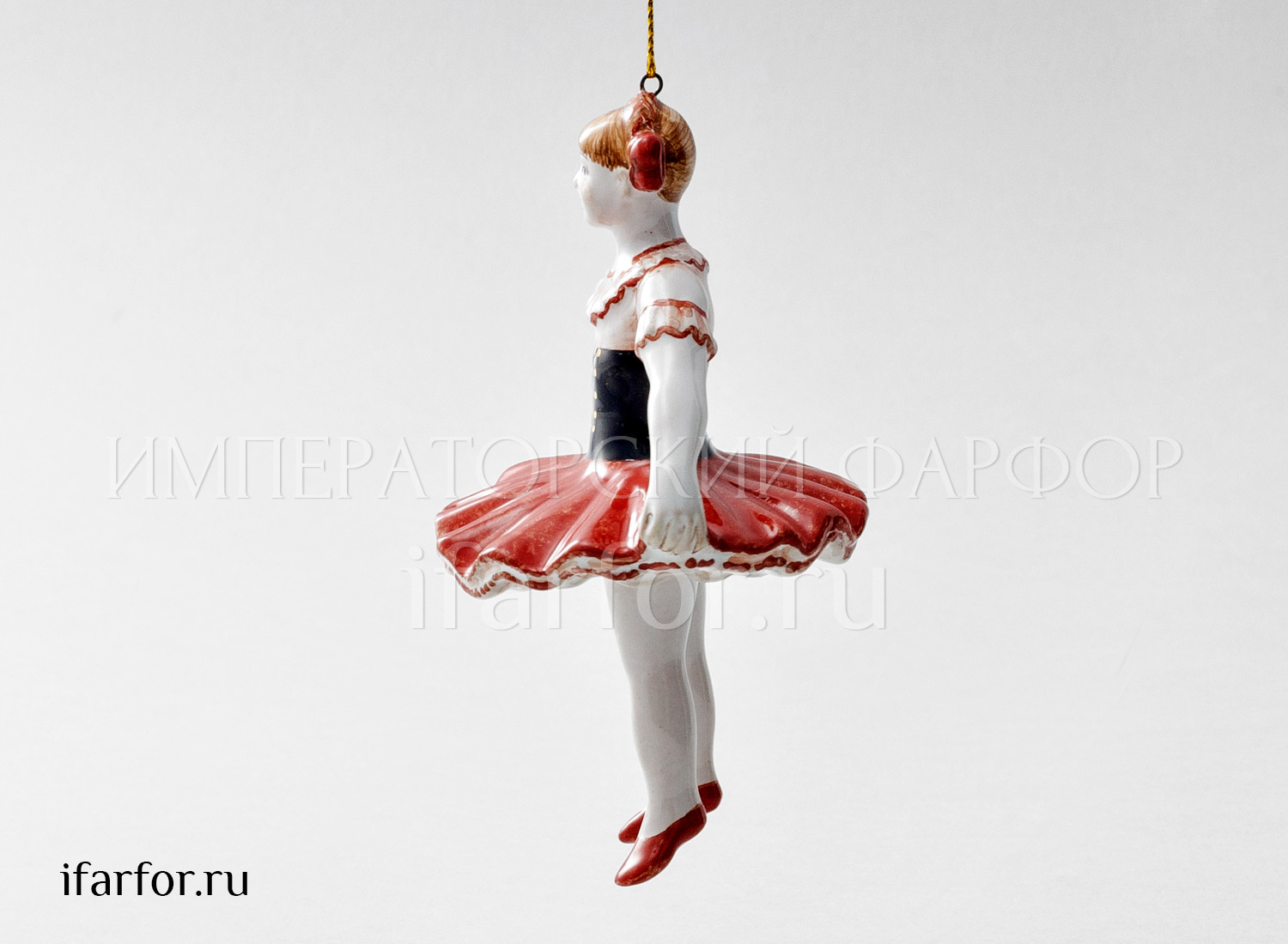 Елочная игрушка «Юная балерина» Форма: Юная балерина. Майолика. 65 x 80 x 115 мм.