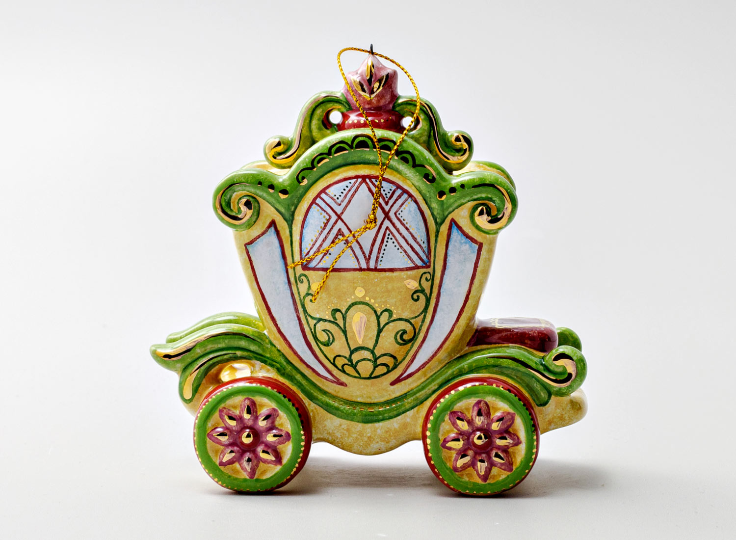 Елочная игрушка «Карета» Форма: Карета. Майолика. 130 x 130 мм.