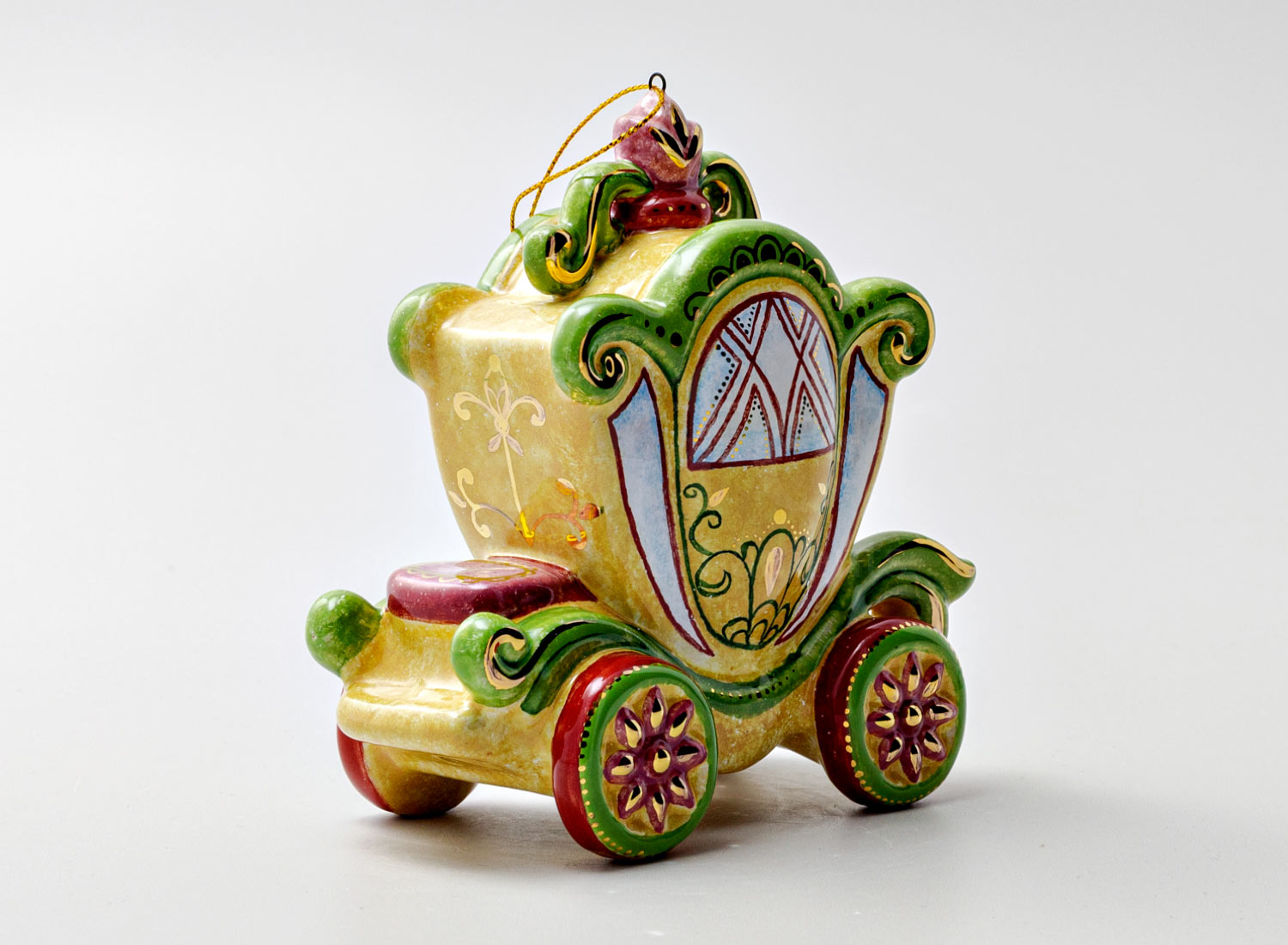 Елочная игрушка «Карета» Форма: Карета. Майолика. 130 x 130 мм.