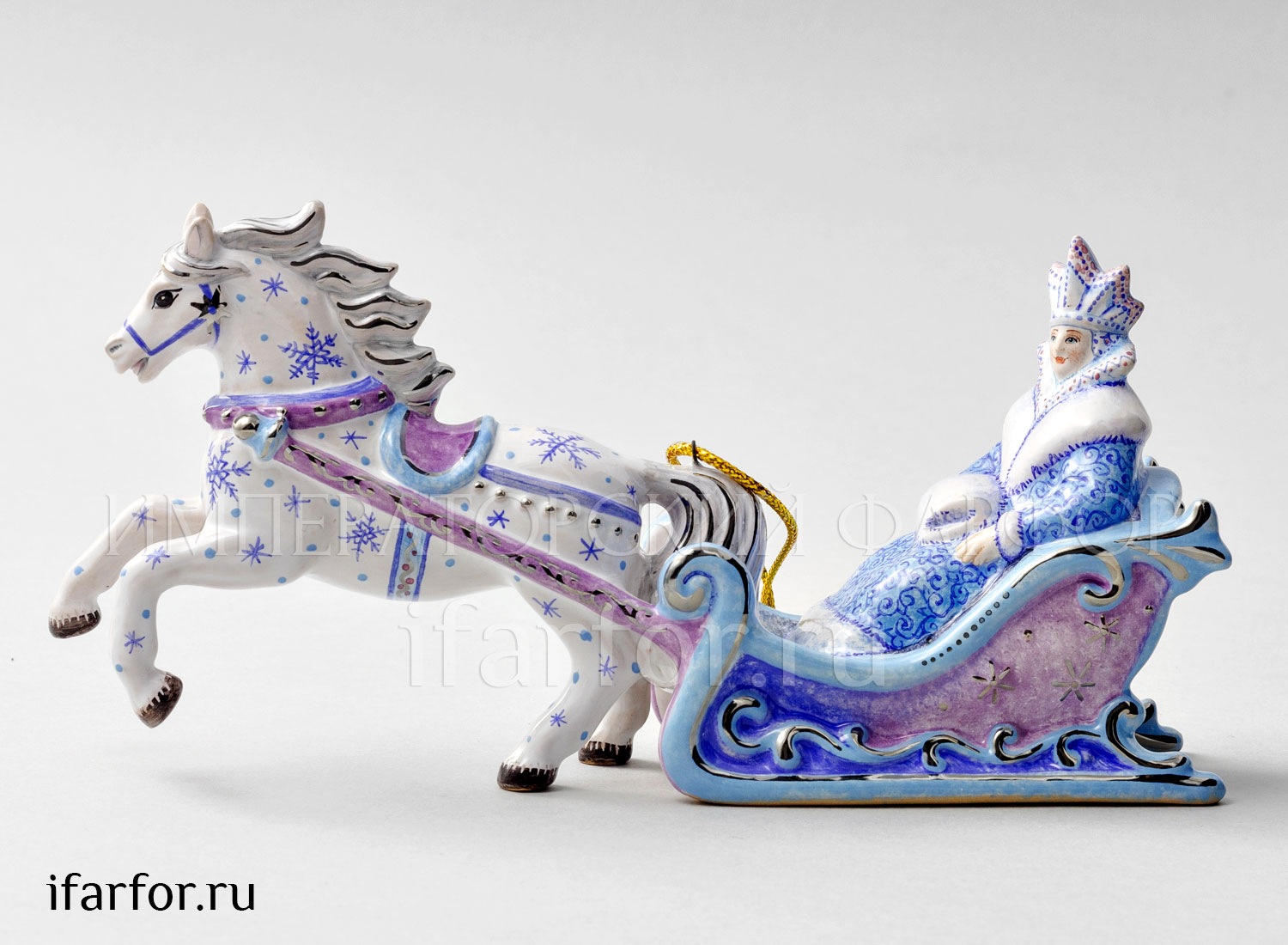 Елочная игрушка «Снежная королева» Форма: Снежная королева. Майолика. 200 x 90 мм.