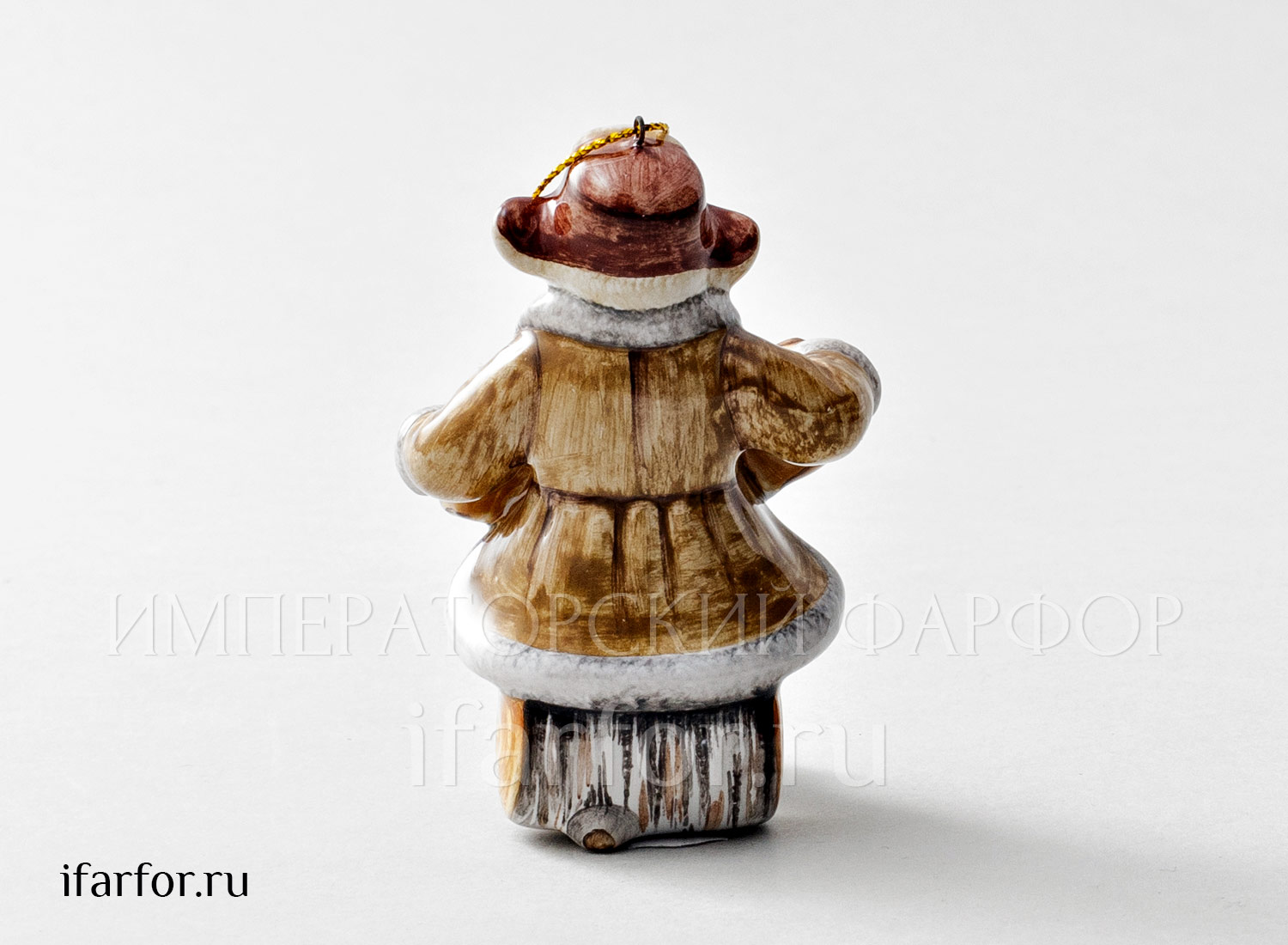Елочная игрушка «Мужичок с гармошкой» Форма: Мужичок с гармошкой. Майолика. 60 x 90 мм.