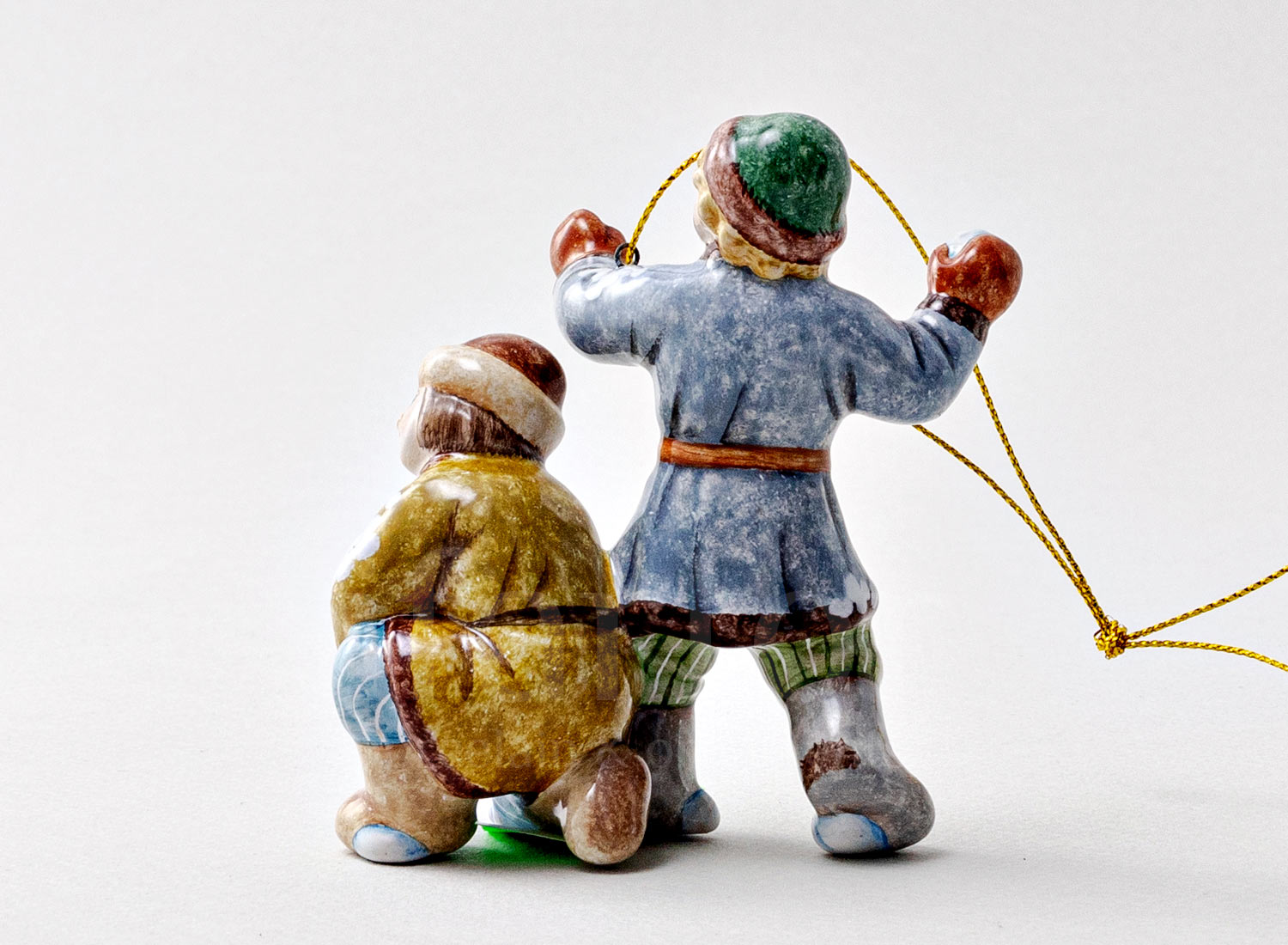 Елочная игрушка «Снежки» Форма: Снежки. Майолика. 75 x 80 мм.