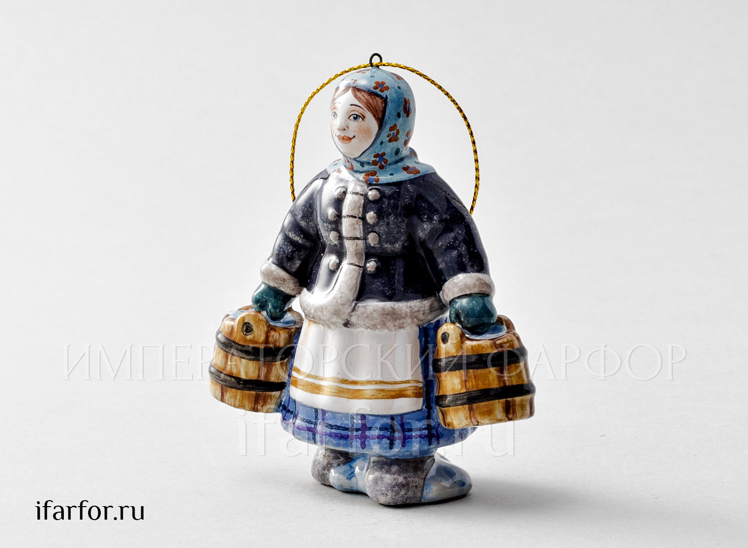 Елочная игрушка «Крестьянка с ведрами» Форма: Крестьянка с ведрами. Майолика. 75 x 90 мм.