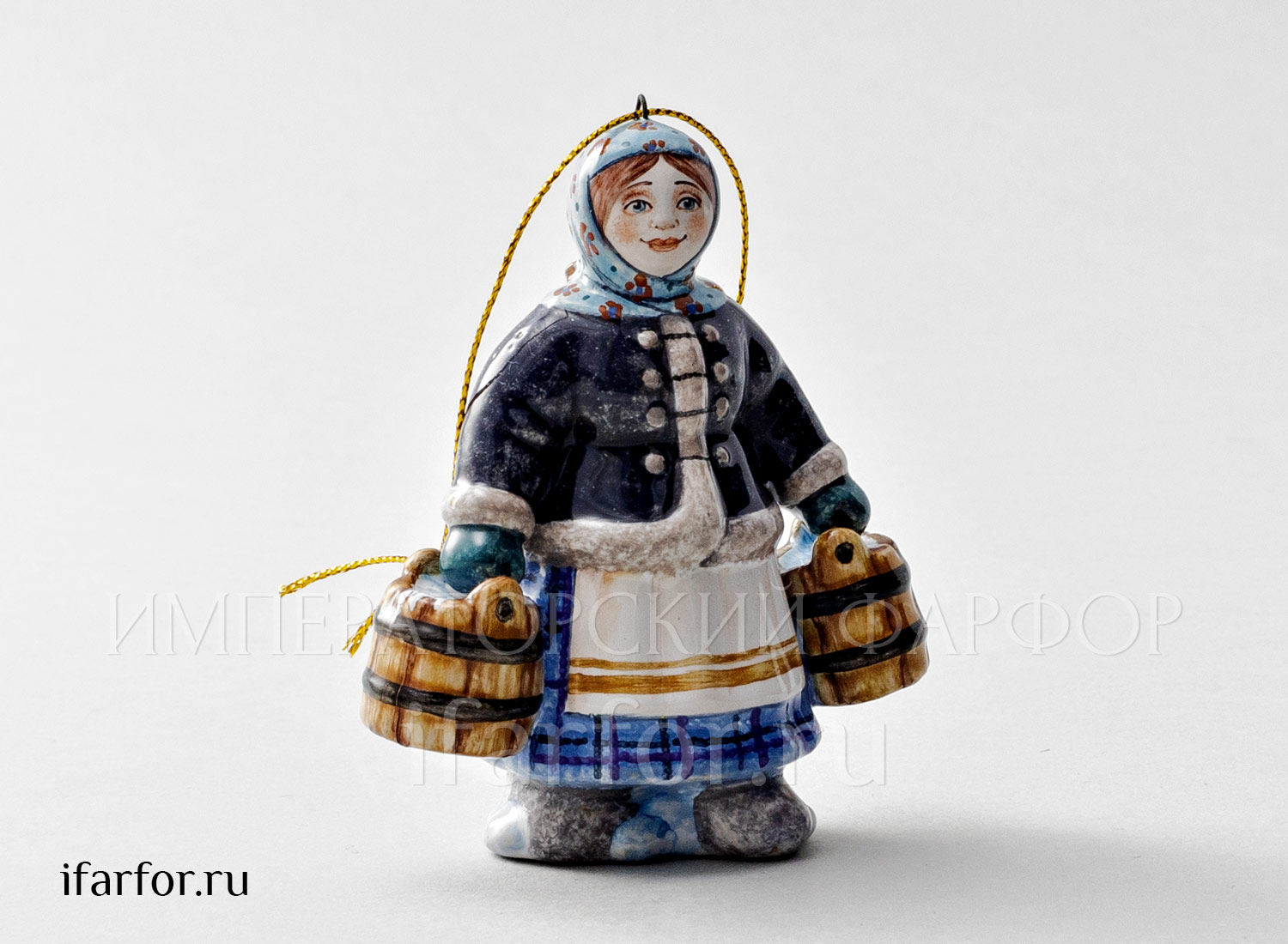 Елочная игрушка «Крестьянка с ведрами» Форма: Крестьянка с ведрами. Майолика. 75 x 90 мм.