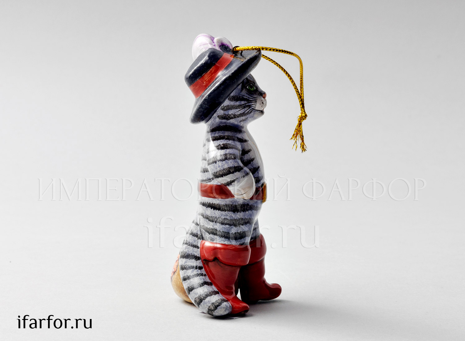Елочная игрушка «Кот в сапогах» Форма: Кот в сапогах. Майолика. 70 x 120 мм.