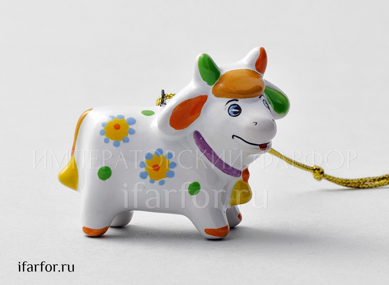Елочная игрушка «Бычок Ромашка» Форма: Бычок Ромашка. Майолика. 45 x 40 мм.