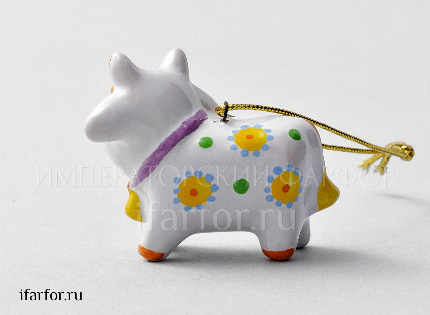 Елочная игрушка «Бычок Ромашка» Форма: Бычок Ромашка. Майолика. 45 x 40 мм.