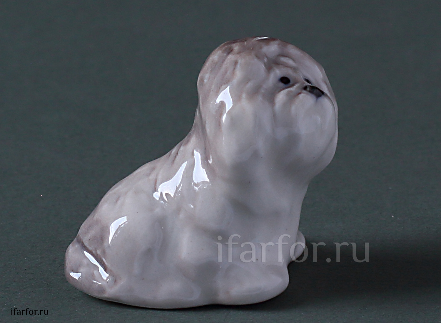 Скульптура «Болонка» Форма: Болонка. Мягкий фарфор. 25 x 30 мм.