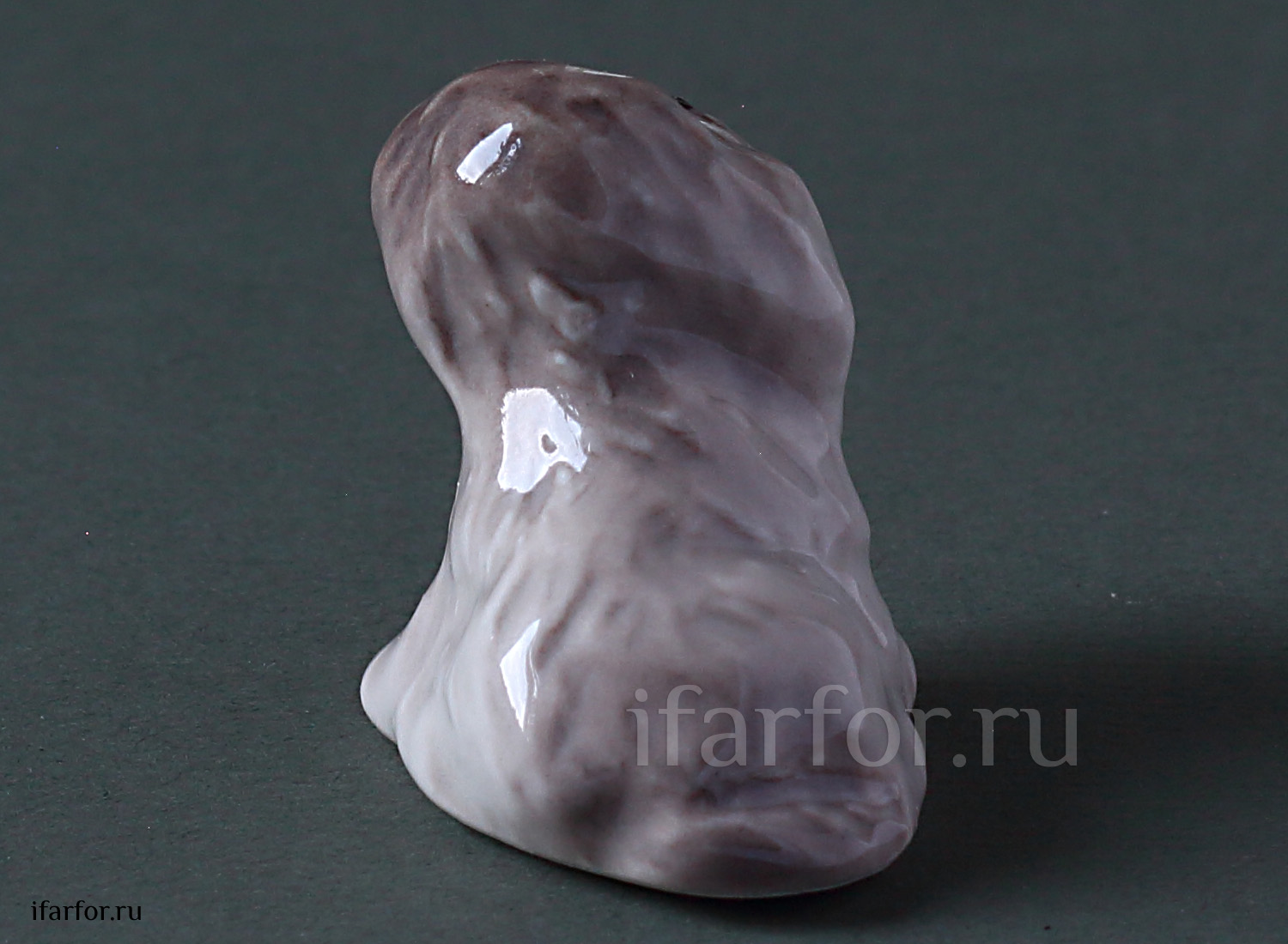Скульптура «Болонка» Форма: Болонка. Мягкий фарфор. 25 x 30 мм.