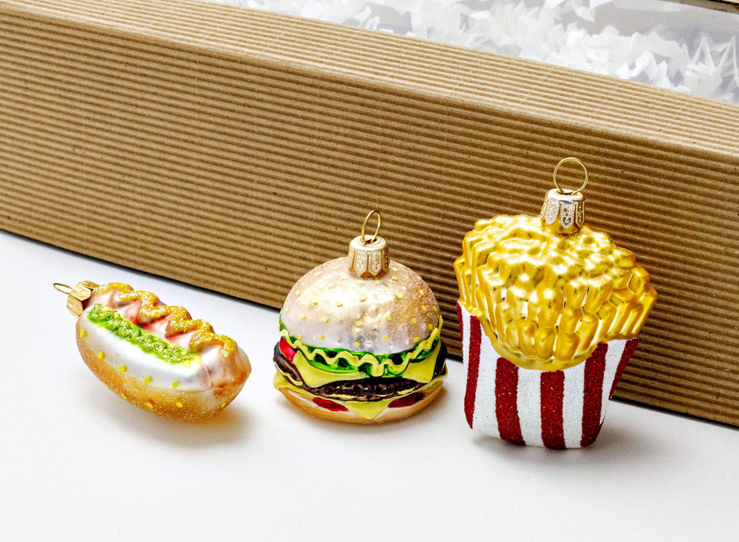 Набор елочных игрушек в подарочной коробке «Fast food» Стекло. 120 x 280 мм.