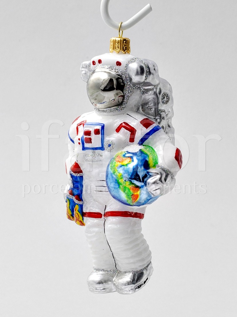 Елочная игрушка «Космонавт Major Tom» Стекло. 70 x 140 мм.