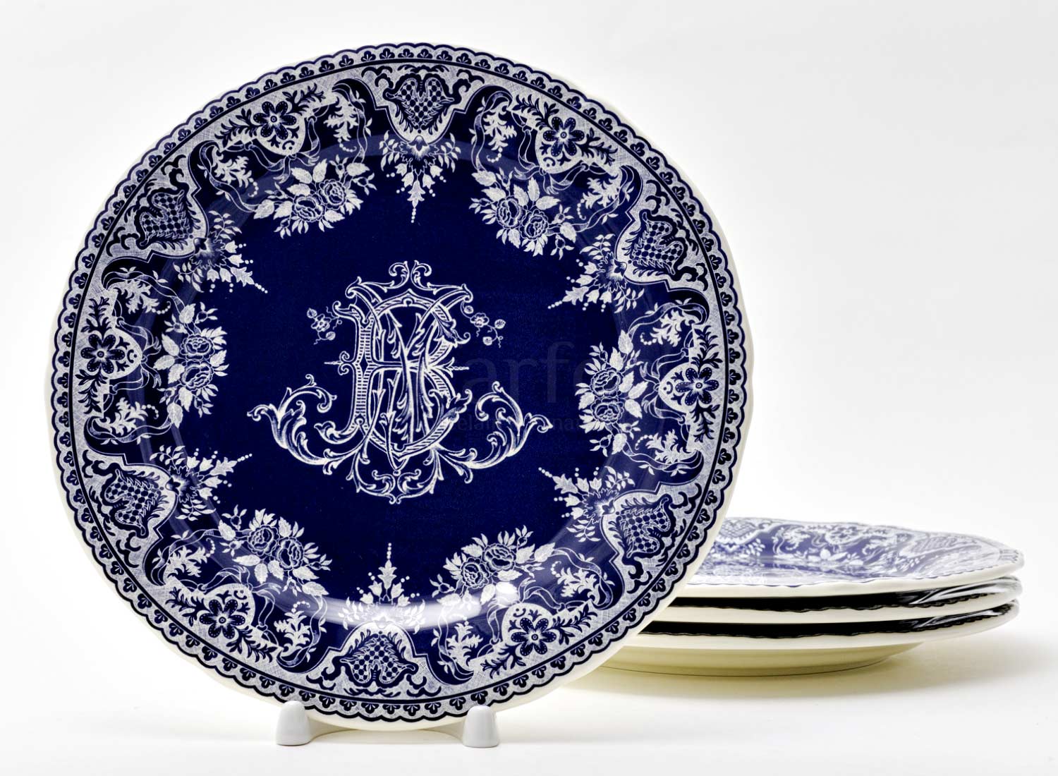 Набор тарелок столовый «MONOGRAMME DEPAREILLEES BLEU» Форма: GIEN Шампань. Фаянс. 232 мм.
