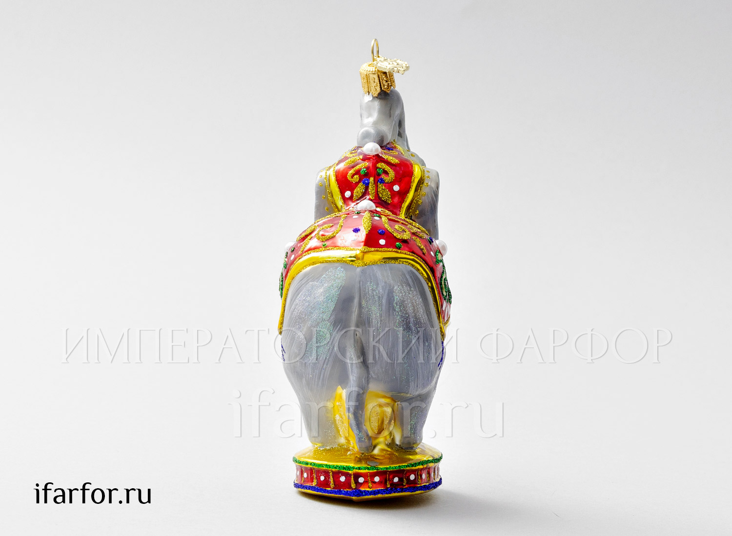 Елочная игрушка второй сорт «Слон в красной попоне» Стекло. 95 x 140 мм.