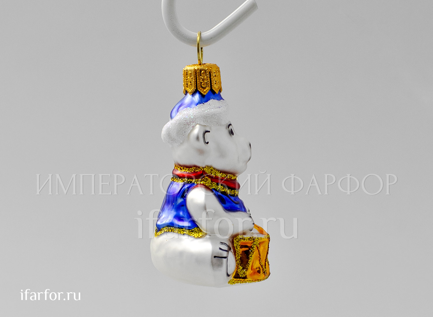 Елочная игрушка «Мишка с барабаном в голубой шапке» Стекло. 68 мм.