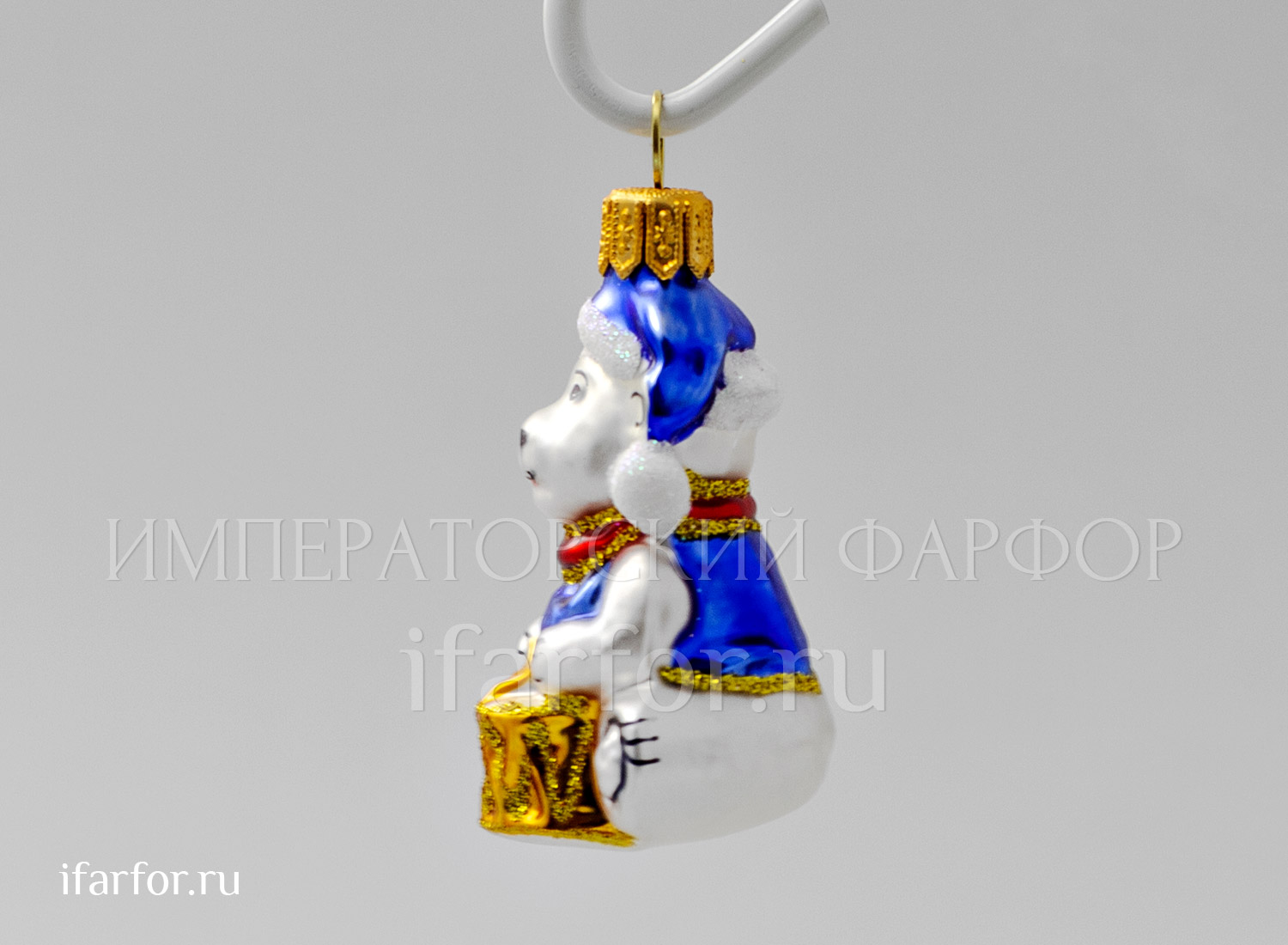 Елочная игрушка «Мишка с барабаном в голубой шапке» Стекло. 68 мм.