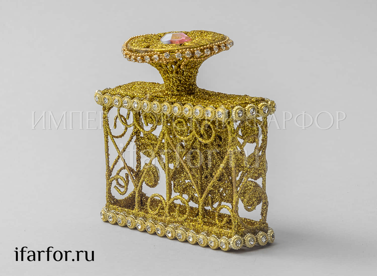 Елочная игрушка «Флакон для духов» Форма: Флакон для духов. Проволока, пластик. 90 x 85 мм.