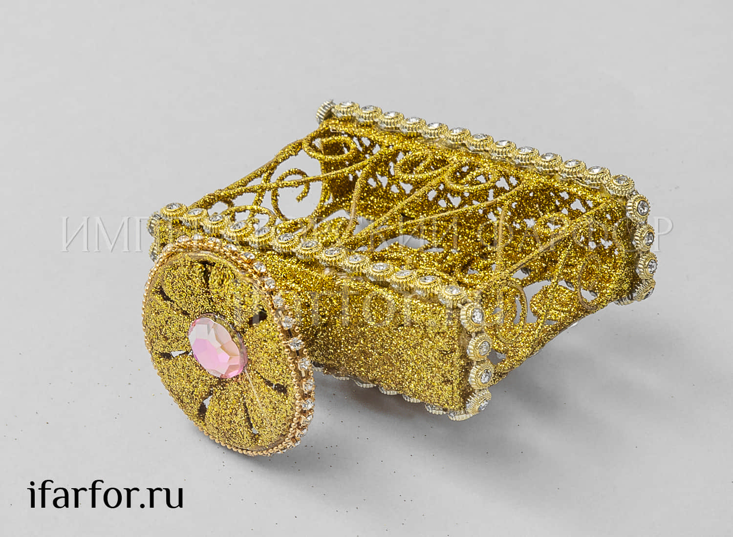 Елочная игрушка «Флакон для духов» Форма: Флакон для духов. Проволока, пластик. 90 x 85 мм.