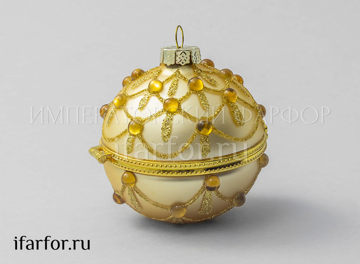 Елочная игрушка «Шкатулка в форме Шара» Форма: Шкатулка в форме Шара. Стекло, металл, ПВХ. 75 x 62 x 75 мм.