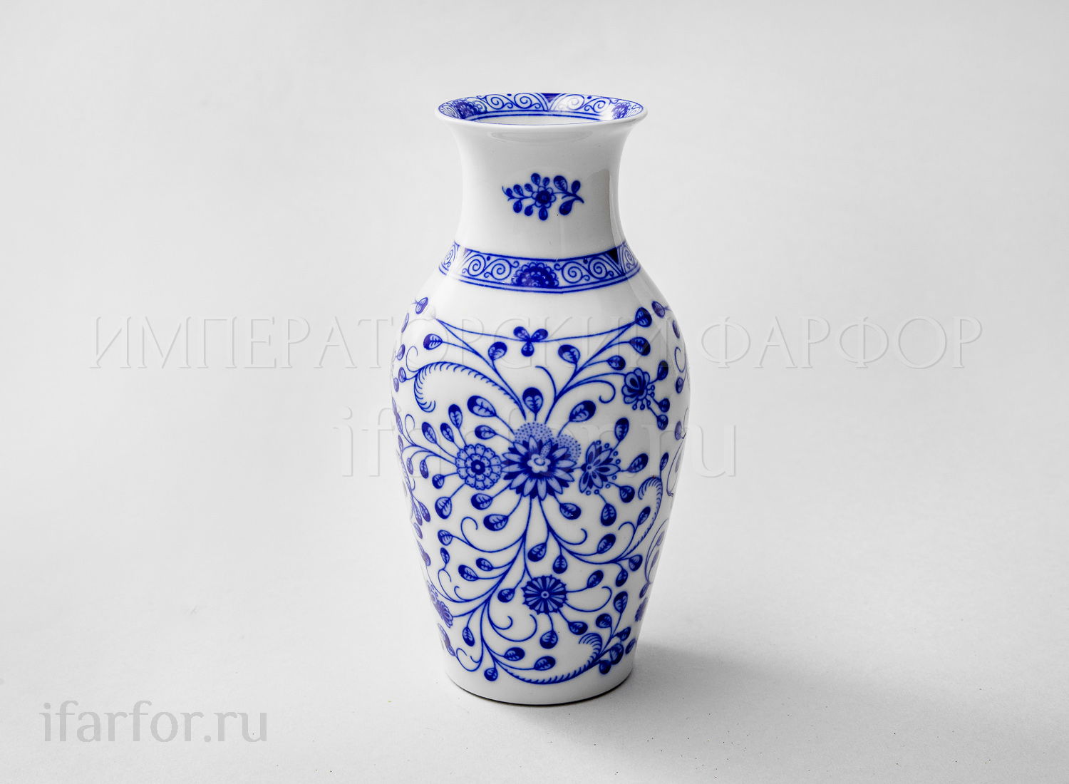 Ваза «Alte Ranke blau» Форма: Marie-Luise 1150. Твердый фарфор. 150 мм.