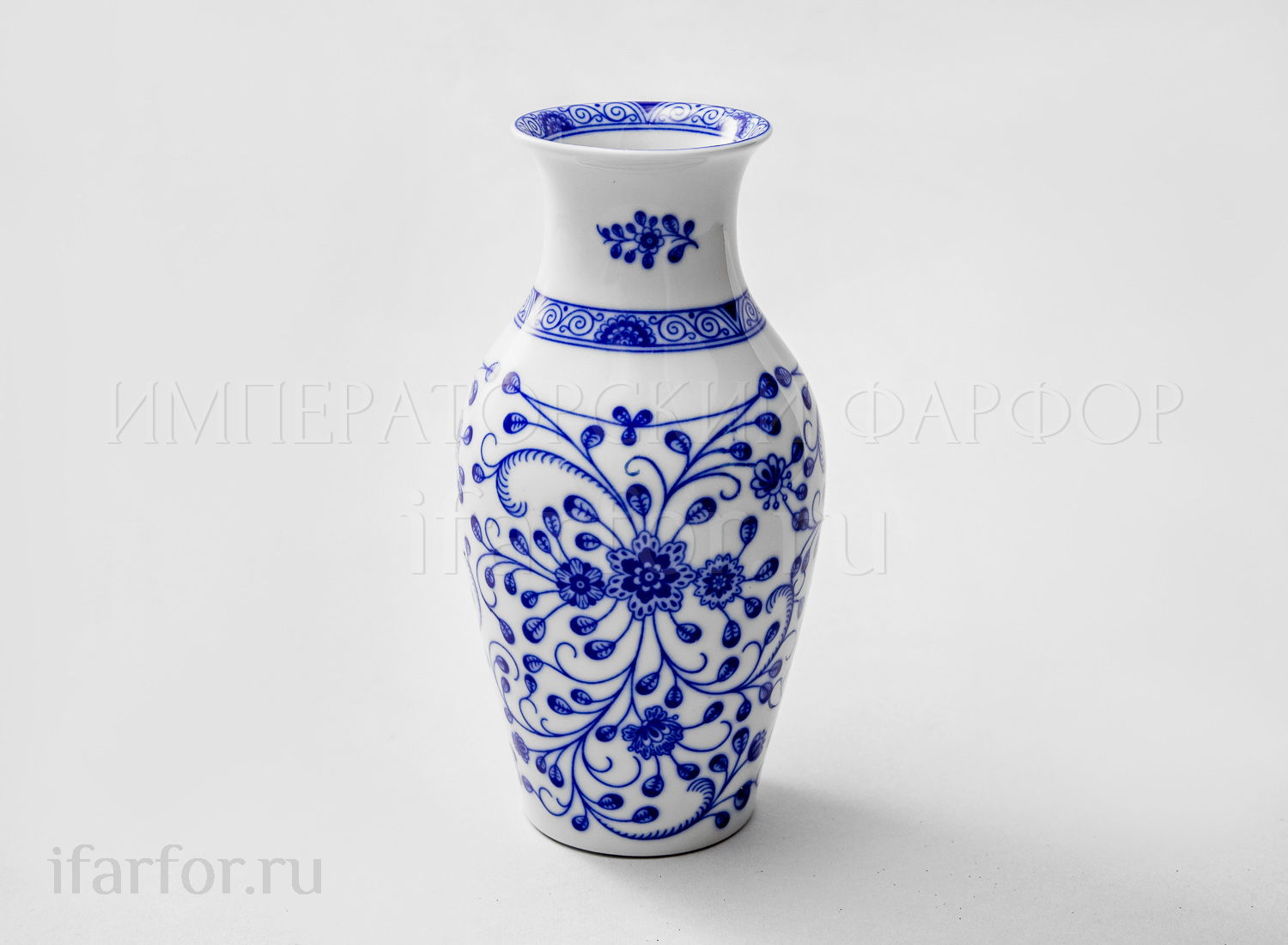 Ваза «Alte Ranke blau» Форма: Marie-Luise 1150. Твердый фарфор. 150 мм.