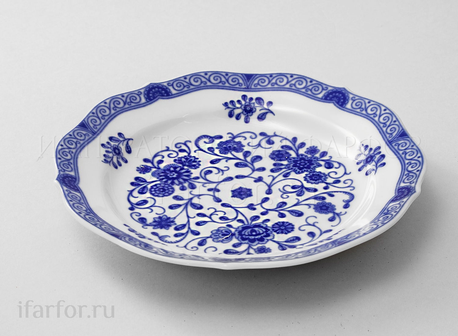 Блюдце кофейное «Alte Ranke blau» Форма: Marie-Luise 1150. Твердый фарфор. 160 мм.