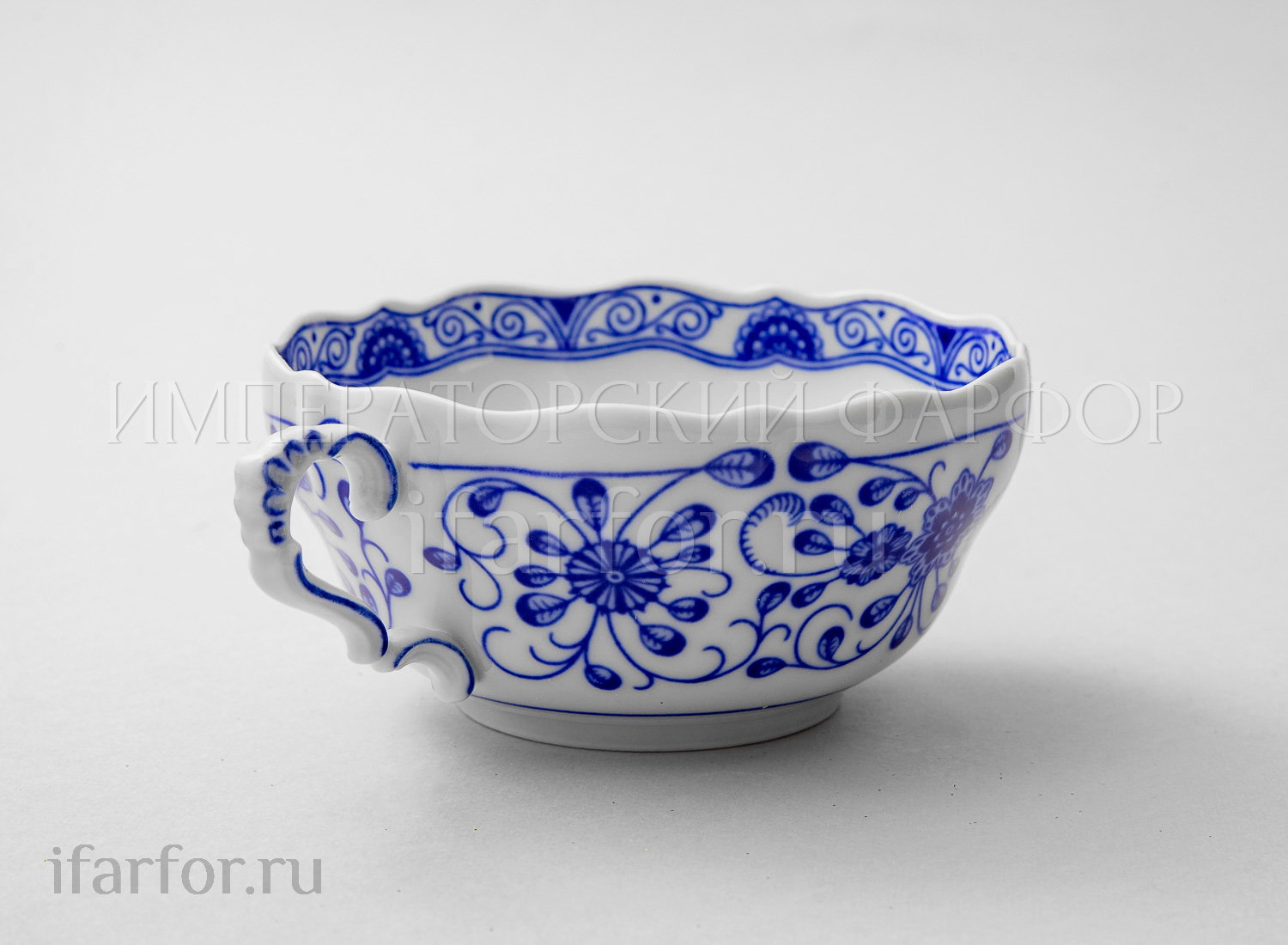 Чашка чайная «Alte Ranke blau» Форма: Marie-Luise 1150. Твердый фарфор. 300 мл.