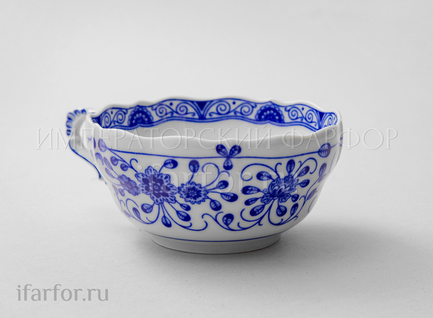 Чашка чайная «Alte Ranke blau» Форма: Marie-Luise 1150. Твердый фарфор. 300 мл.