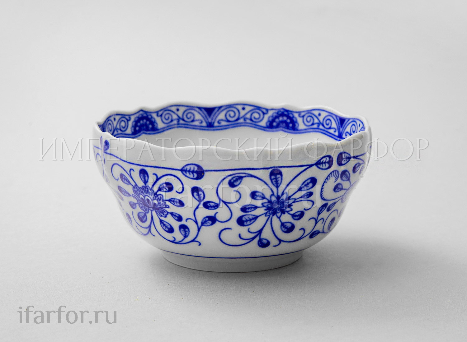 Чашка чайная «Alte Ranke blau» Форма: Marie-Luise 1150. Твердый фарфор. 300 мл.