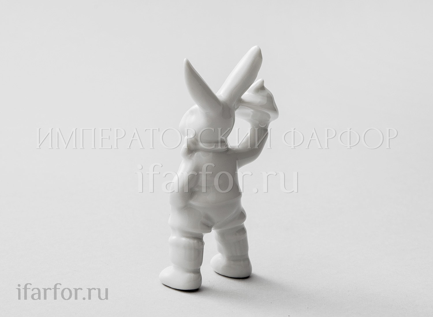 Скульптура «Кролик» Форма: Кролик. Твердый фарфор. 90 мм.