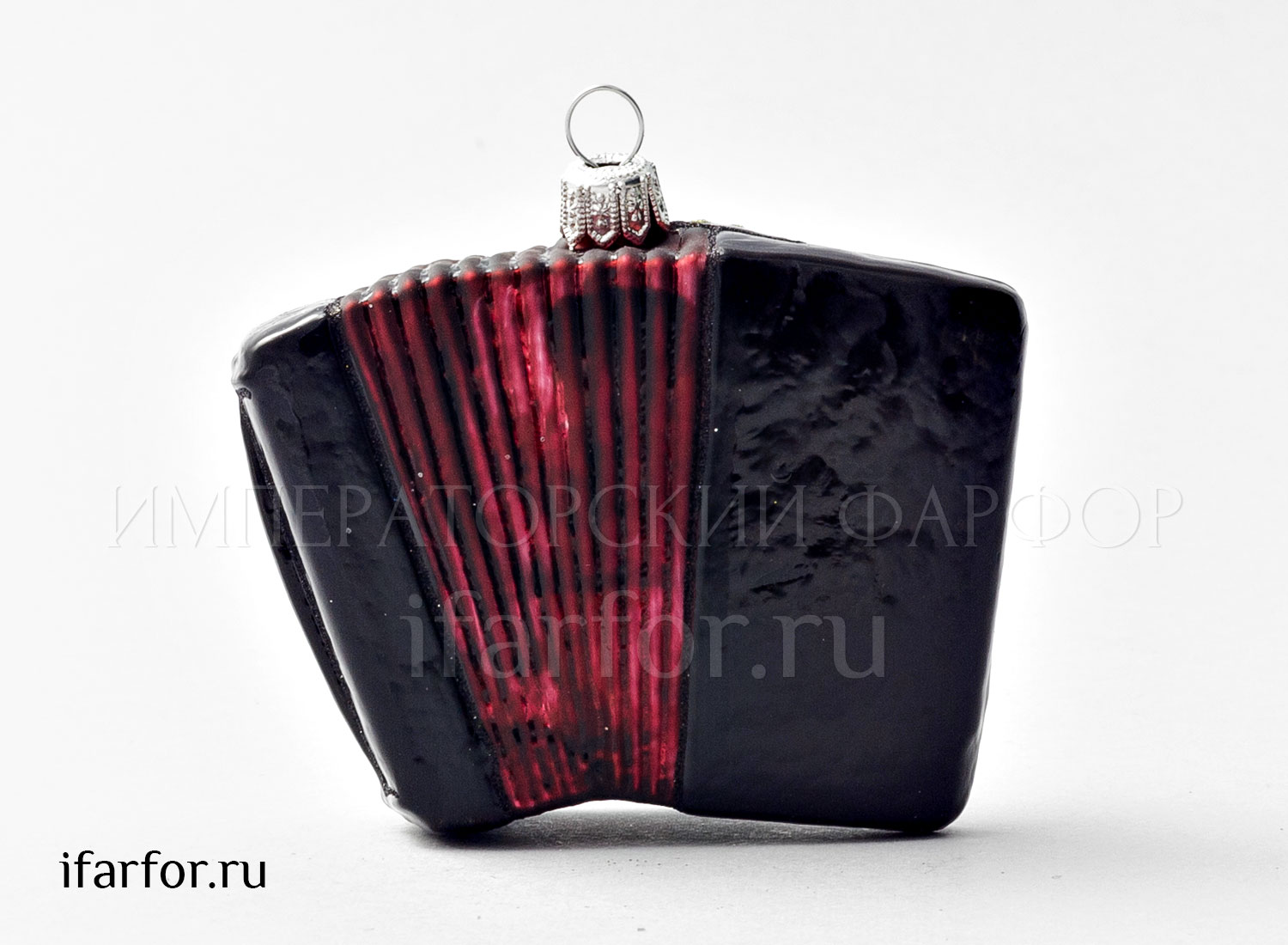 Елочная игрушка «Музыкальные инструменты. Аккордеон» Стекло. 85 x 80 мм.