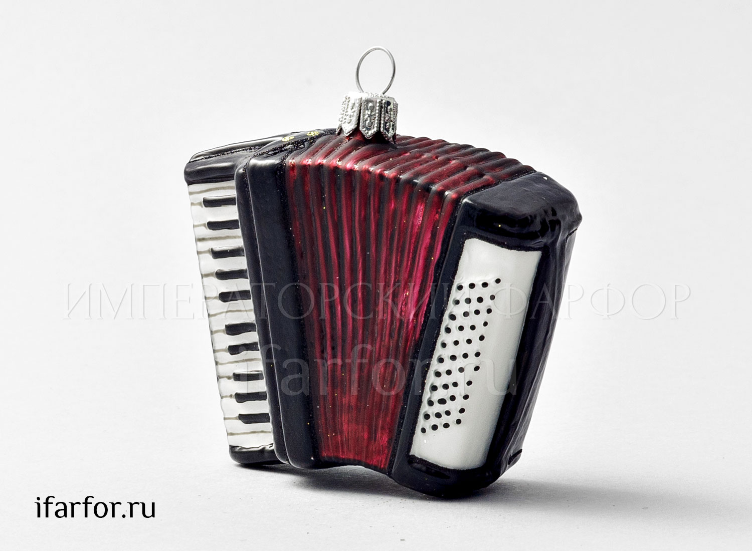 Елочная игрушка «Музыкальные инструменты. Аккордеон» Стекло. 85 x 80 мм.