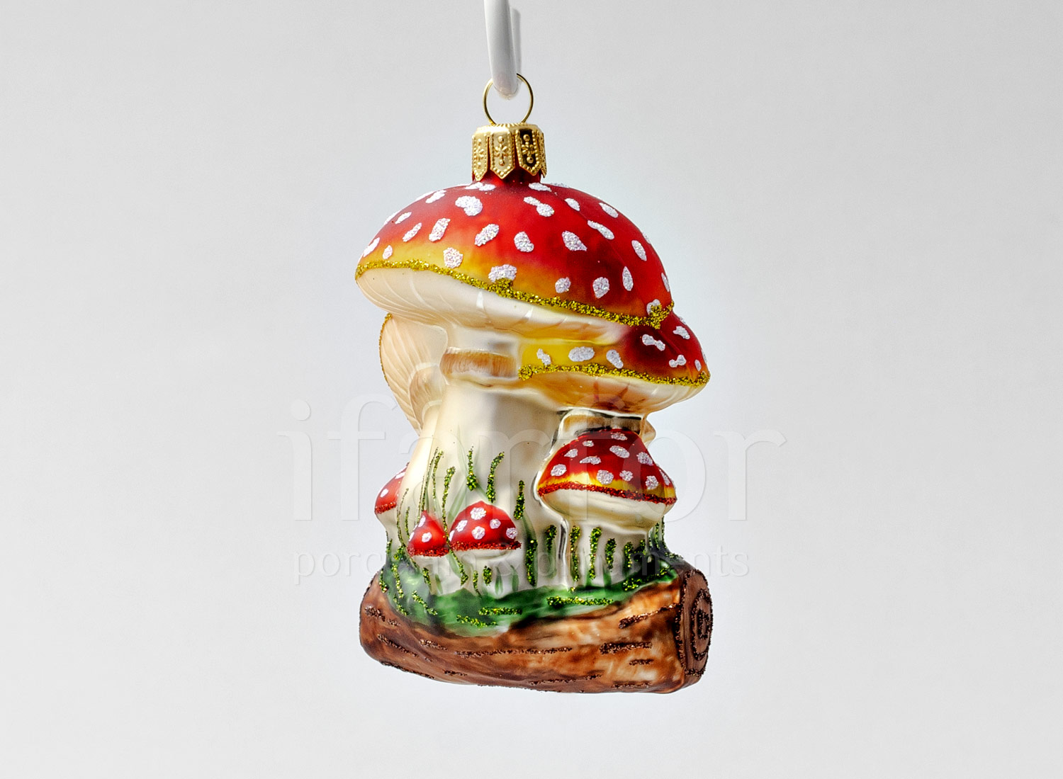 Елочная игрушка «Грибы. Семейка мухоморов» Стекло. 66 x 90 мм.
