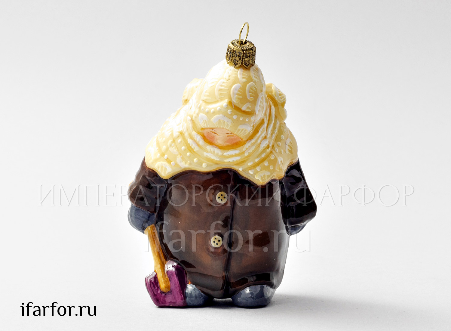 Елочная игрушка «Девочка с лопаткой» Стекло. 75 x 120 мм.