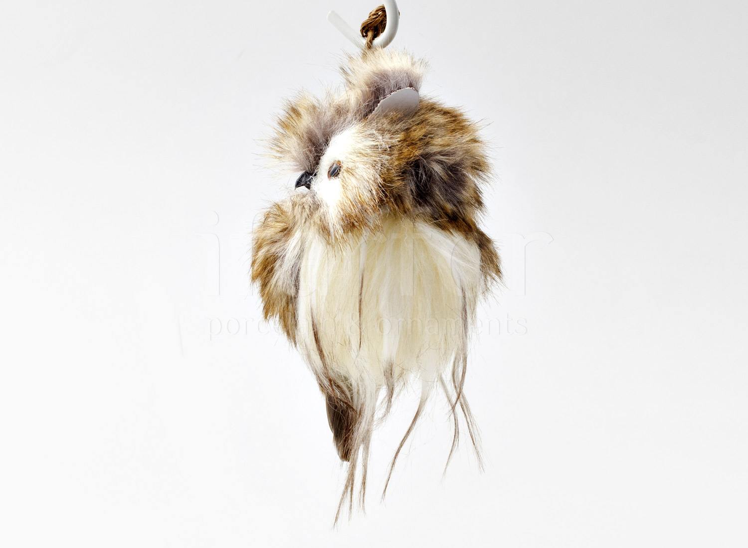 Елочная игрушка «Лохматый совенок 3» Пенополистирол, перо. 60 x 120 мм.