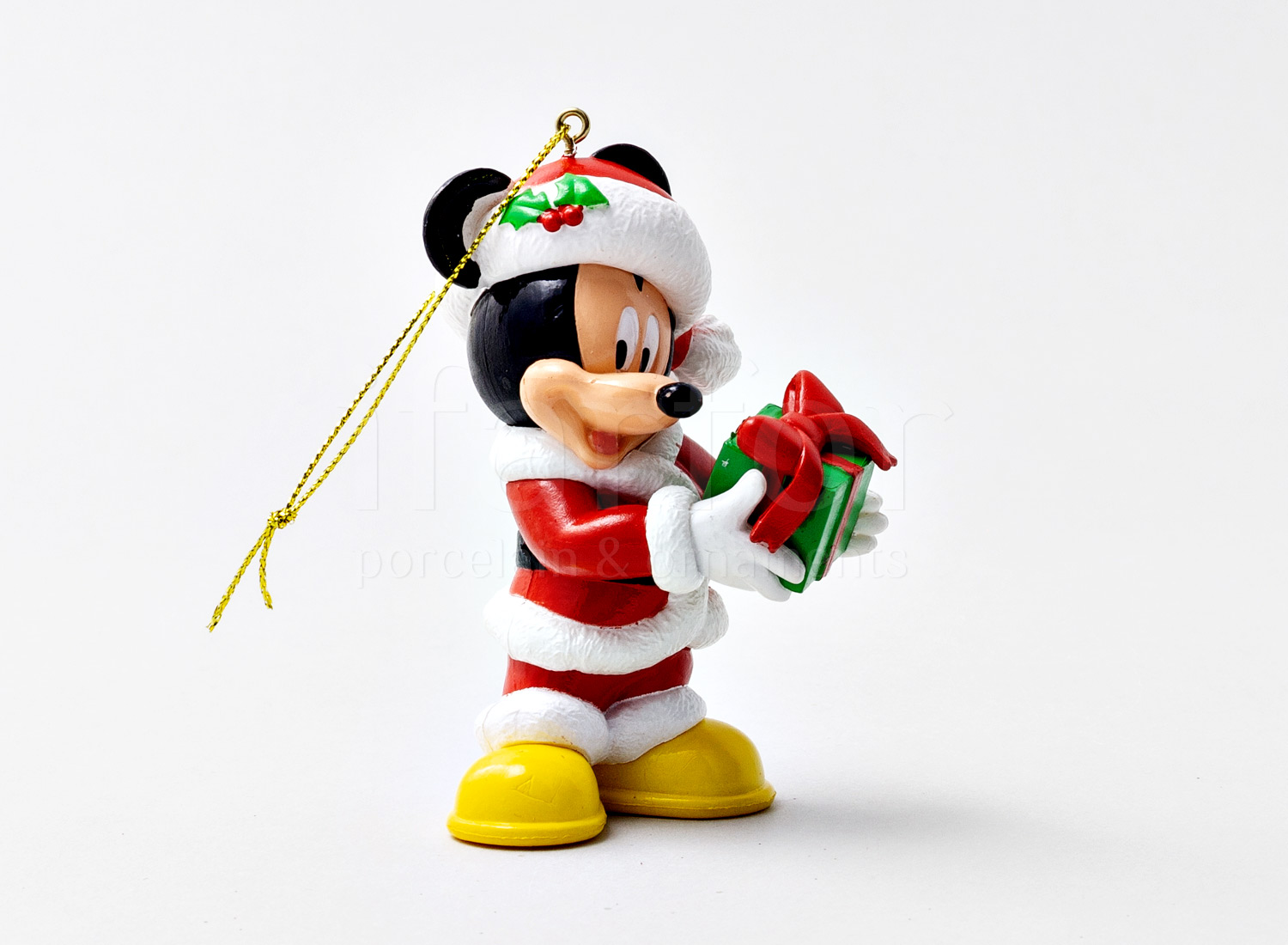Елочная игрушка «The Walt Disney» Форма: The Walt Disney. Пластик. 59 x 94 мм.