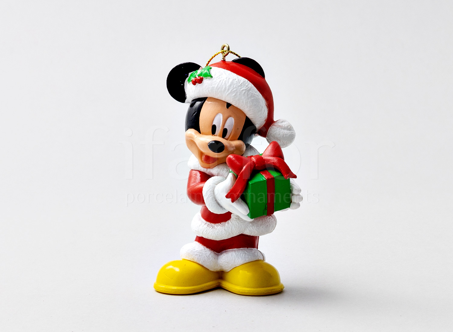 Елочная игрушка «The Walt Disney» Форма: The Walt Disney. Пластик. 59 x 94 мм.