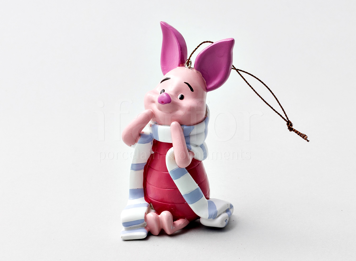 Елочная игрушка «The Walt Disney» Форма: The Walt Disney. Полирезин. 50 x 97 мм.