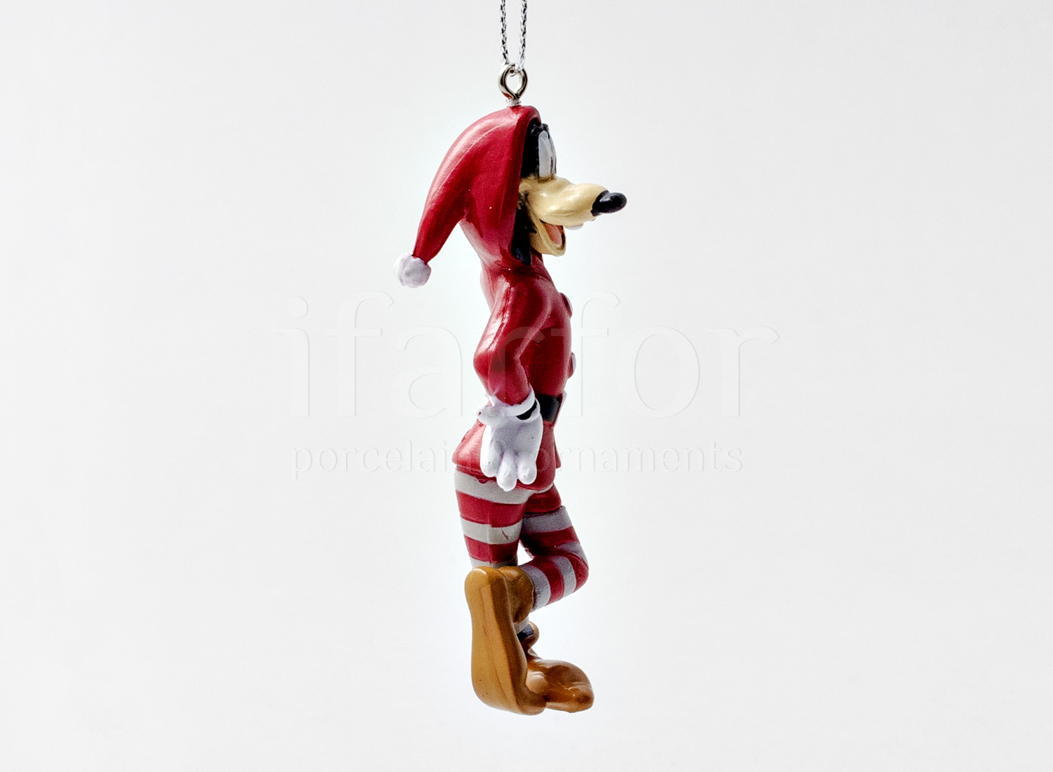 Елочная игрушка «The Walt Disney» Форма: The Walt Disney. Пластик. 35 x 80 мм.