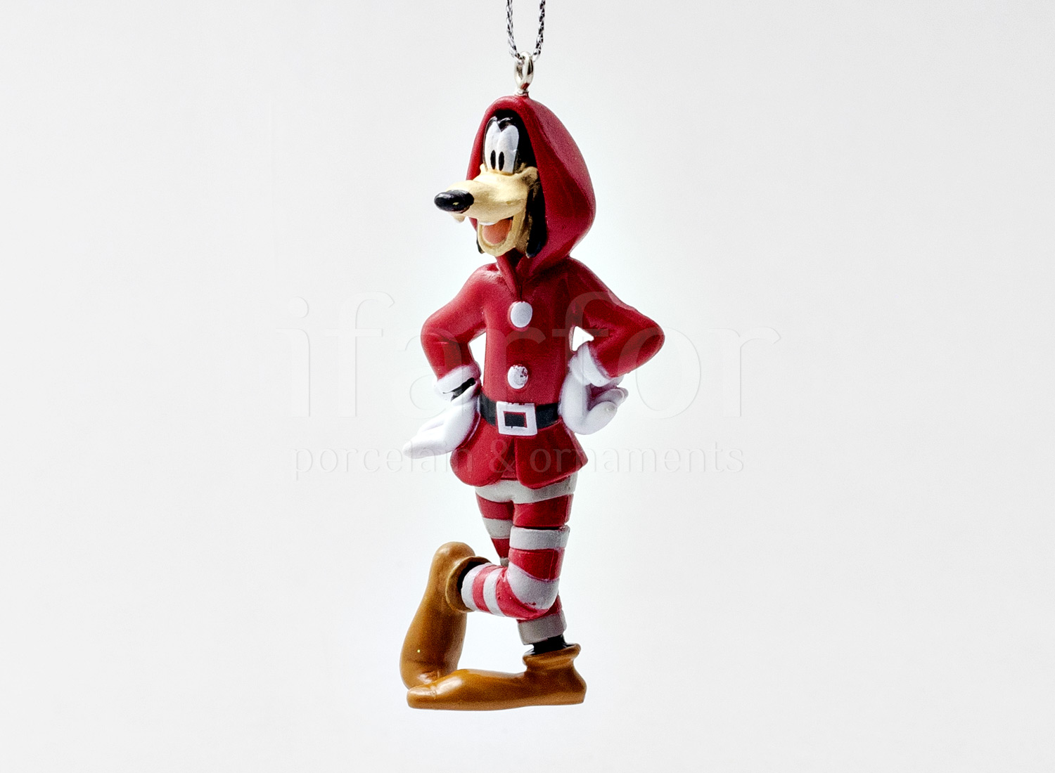 Елочная игрушка «The Walt Disney» Форма: The Walt Disney. Пластик. 35 x 80 мм.