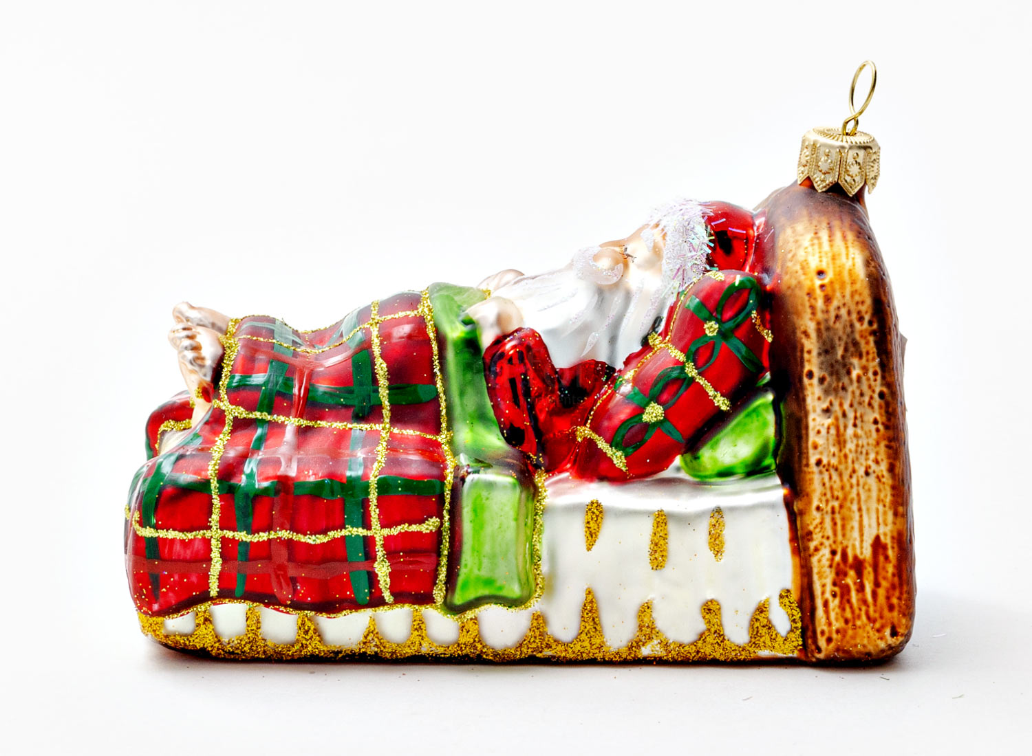 Елочная игрушка «Дед Мороз в кроватке» Стекло. 120 x 85 мм.