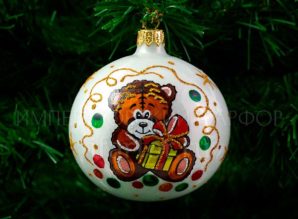 Christmas tree toy Christmas ball Teddy bear with a gift