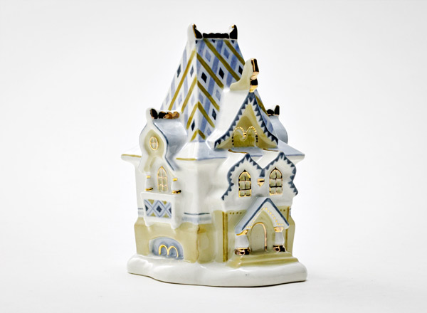 Скульптура Теремок с коньком